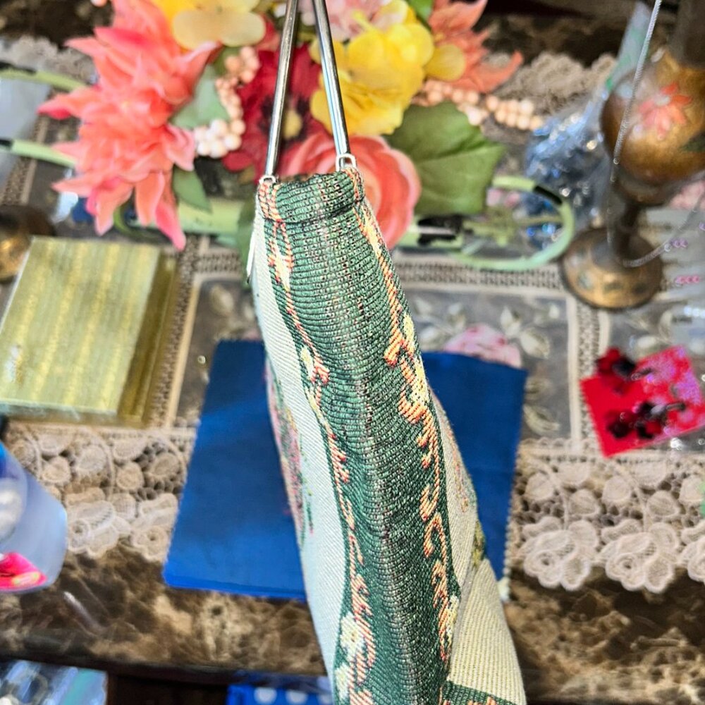 Vintage Floral Tapestry Handbag - Picture 3 of 7